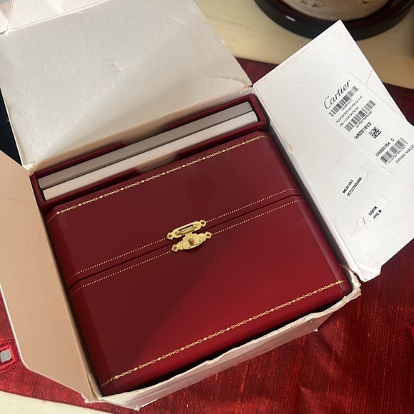 Cartier Women’s Roadster de Cartier Watch🩶 w/ Original boxes & Cleaning Kit - Picture 16 of 16